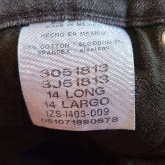 (753) Lee Woman's Relaxed Fit Straight Leg Jeans, Size: 14 Color: Black - Picture 7 of 14